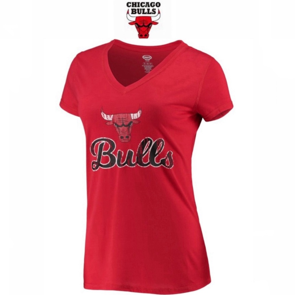 CHICAGO BULLS concept sports red logo short sleeve tshirt size M  ex cond
